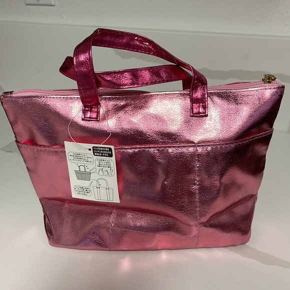 Sanrio/Vivitix pink lunch bag - Picture 3 of 8